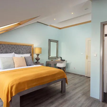 Salvatore Hotel 4*